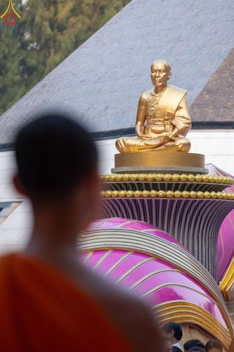 ภาพ No.107351:พิธีตักบาตรพระธรรมยาตราฯ ในโครงการธรรมยาตรากตัญญูบูชา มหาปูชนียาจารย์ พระมงคลเทพมุนี(สด จนฺทสโร) พระผู้ปราบมาร ปีที่ 12 ณ อนุสรณ์สถานมหาวิหารพระมงคลเทพมุนี อ.สองพี่น้อง จ.สุพรรณบุรี วันที่ 7 มกราคม พ.ศ. 2567