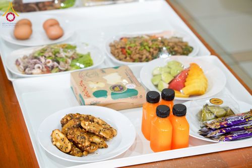 ภาพ No.217102:วันเสาร์ที่ 12 เมษายน พ.ศ. 2568 พิธีบุพเปตพลี ครั้งที่ 162 ร่วมอุทิศบุญแด่หมู่ญาติที่ล่วงลับไปแล้ว และพิธีถวายภัตตาหารเมนูสวรรค์ ณ หอฉันคุณยายอาจารย์ฯ วัดพระธรรมกาย