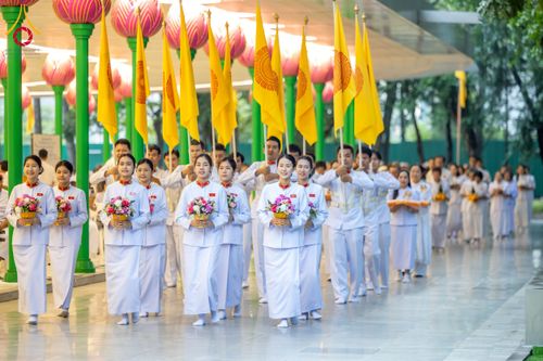 ภาพ No.244510:วันเสาร์ที่ 6 กันยายน พ.ศ. 2568 พิธีเวียนประทักษิณ และวันทาสีมาของนาคธรรมทายาท โครงการอุปสมบทหมู่บูชาธรรมครบรอบ 108 ปี วันครูผู้ค้นพบวิชชาธรรมกาย ณ โบสถ์พระไตรปิฎก วัดพระธรรมกาย