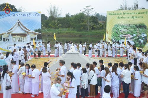 ภาพ No.76478:พิธีกลั่นแผ่นดิน โปรยดอกไม้ ขนทรายเข้าศูนย์ เพื่อสร้างอาคารปฏิบัติธรรม 80 ปี หลวงพ่อธัมมชโย  ณ ศูนย์ปฏิบัติธรรมวิหารแดง ตำบลเจริญธรรม อำเภอวิหารแดง จ.สระบุรี วันอาทิตย์ที่ 19 กุมภาพันธ์ พ.ศ. 2566