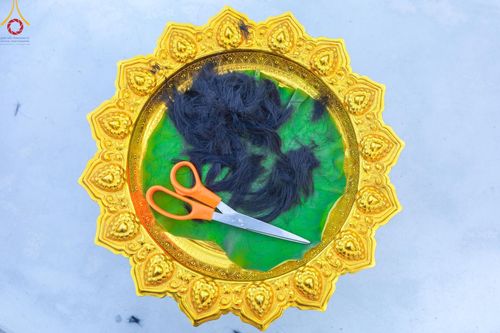 ภาพ No.180357:พิธีตัดปอยผม ปลงผม นาคธรรมทายาท ในโครงการบรรพชาอุปสมบทหมู่ บูชาธรรมมหาปูชนียาจารย์ 2567  วันที่ 4 ธันวาคม พ.ศ. 2567 ณ ศูนย์ปฏิบัติธรรมแก้วภูเรือ จ.เลย