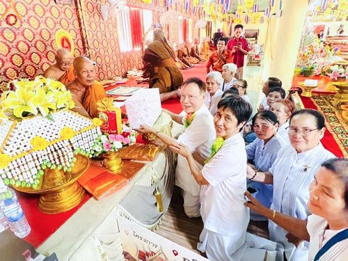 ภาพ No.164481:พิธีทอดกฐิน ณ วัดโนนสมบูรณ์ จ.ปราจีนบุรี ในโครงการกฐินสามัคคีทั่วไทย 30,000 วัด บูชาธรรม 80 ปี หลวงพ่อธัมมชโย โดย คณะศิษยานุศิษย์วัดพระธรรมกาย วันที่ 20 ตุลาคม พ.ศ. 2567