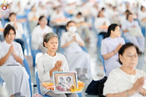 ภาพ No.211047:วันพฤหัสบดีที่ 13 มีนาคม พ.ศ. 2568  กิจกรรมวันพระ ขึ้น 15 ค่ำ เดือน 4 พิธีบุพเปตพลี ครั้งที่ 160 และ พิธีฉลองชัยสวดธัมจักรกัปปวัตนสูตร ครบ 7,196,000,000 จบ ณ วัดพระธรรมกาย