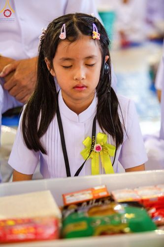 ภาพ No.167467:พิธีตักบาตรและพิธีบูชาข้าวพระ ในวันอาทิตย์ที่ 3 พฤศจิกายน พ.ศ. 2567 ณ วัดพระธรรมกาย