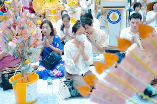 ภาพ No.169463:พิธีทอดกฐิน ณ วัดถ้ำเจริญธรรม จ.กาญจนบุรี ในโครงการกฐินสามัคคีทั่วไทย 30,000 วัด บูชาธรรม 80 ปี หลวงพ่อธัมมชโย โดยคณะศิษยานุศิษย์วัดพระธรรมกาย วันที่ 20 ตุลาคม พ.ศ. 2567