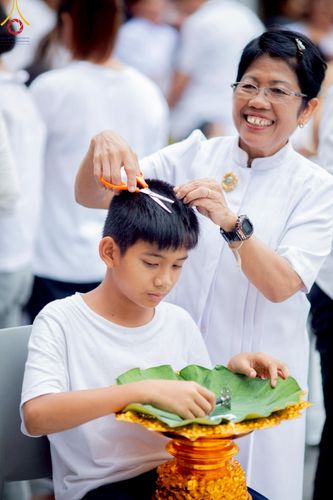 ภาพ No.213635:วันอาทิตย์ที่ 30 มีนาคม พ.ศ. 2568 พิธีตัดปอยผม โครงการหน่อแก้วเปรียญธรรม รุ่นที่ 13 ณ ค่ายจองแชมป์ หมู่กุฏิสามเณรเปรียญธรรม วัดพระธรรมกาย