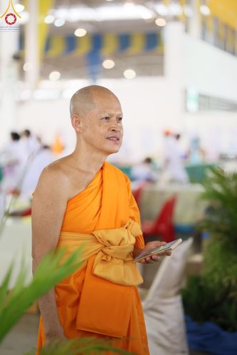 ภาพ No.59923:พิธีเจริญพระพุทธมนต์ "ฉลองอายุวัฒนมงคล 80 ปี หลวงพ่อธัมมชโย" พิธีถวายไทยธรรม คณะสงฆ์ 10,000 กว่าวัดทั่วประเทศ ในวันคุ้มครองโลก วันจันทร์ที่ 22 เมษายน พ.ศ. 2567 ณ สภาธรรมกายสากล วัดพระธรรมกาย จ.ปทุมธานี