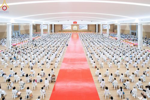 ภาพ No.180789:พิธีถวายภัตตาหารเมนูสวรรค์ และพิธีถวายอุปกรณ์กันหนาว แด่คณะพระภิกษุสามเณรวัดพระธรรมกาย วันอาทิตย์ที่ 8 ธันวาคม พ.ศ.2567 ณ สภาธรรมกายสากล วัดพระธรรมกาย