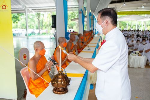 ภาพ No.84984:พิธีเจริญพระพุทธมนต์และพิธีสักการะ รูปเหมือนพระมงคลเทพมุนี (สด จนฺทสโร) ในวันที่ 5 สิงหาคม พ.ศ. 2566 ณ วัดพระธรรมกาย จ.ปทุมธานี เพื่ออัญเชิญประดิษฐาน  ณ วิหารพระมงคลเทพุนี (สด จนฺทสโร) ศูนย์ปฏิบัติธรรมภาคใต้ อ.บางกล่ำ จ.สงขลา