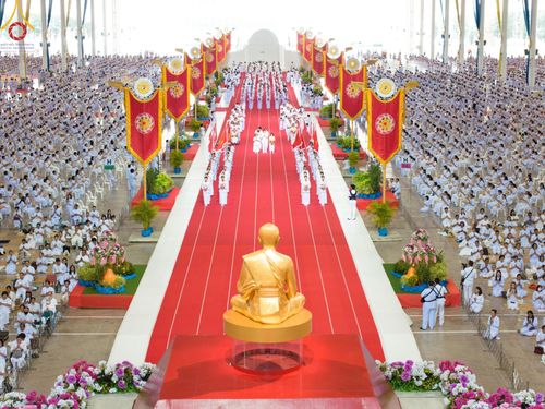 ภาพ No.167678:พิธีทอดกฐิน และ พิธีกรานกฐิน ในวันอาทิตย์ที่ 3 พฤศจิกายน พ.ศ. 2567 ณ วัดพระธรรมกาย จ.ปทุมธานี