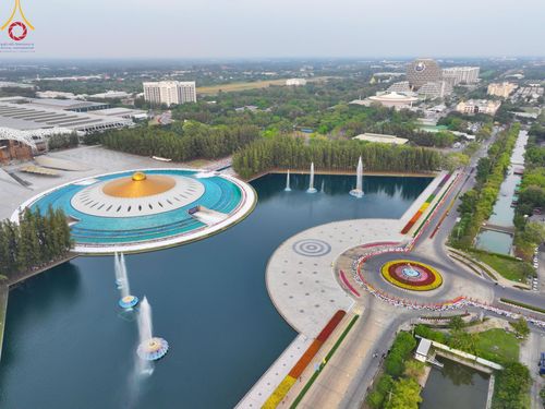 ภาพ No.120288:พิธีต้อนรับพระธรรมยาตรา ในโครงการธรรมยาตรา กตัญญูบูชา มหาปูชนียาจารย์ พระมงคลเทพมุนี(สด จนฺทสโร) พระผู้ปราบมาร อนุสรณ์สถาน 7 แห่ง ปีที่ 12 วันที่ 28 มกราคม พ.ศ. 2567 ณ วัดพระธรรมกาย จ.ปทุมธานี (ชุดที่ 2)