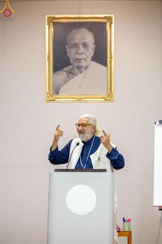 ภาพ No.63399:การสัมมนา World Peace Inner Peace : Lord Buddha 's Social Doctrine to resolve Global Issues ณ อาคาร 100 ปี คุณยายอาจารย์ฯ วัดพระธรรมกาย วันพฤหัสบดี ที่ 25 เมษายน พ.ศ. 2567