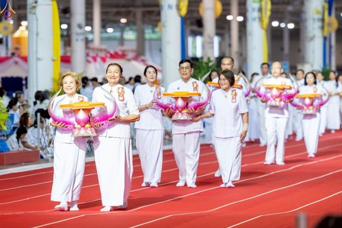 ภาพ No.243902:วันอาทิตย์ที่ 7 กันยายน พ.ศ. 2568 พิธีทอดผ้าป่าสมทบกฐินวัดพระธรรมกาย และสมทบกฐิน 30,000 วัดทั่วไทย ครั้งที่ 2 ณ ห้องแก้วสารพัดนึก 1 วัดพระธรรมกาย