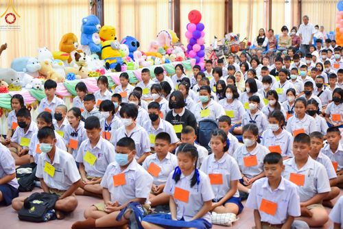 ภาพ No.103946:วันรวมพลังเด็กดี V-star ผู้นำฟื้นฟูศีลธรรมโลก จังหวัดจันทบุรี วันพุธที่ 13 ธันวาคม พ.ศ. 2566 ณ โรงเรียนศรียานุสรณ์จังหวัดจันทบุรี