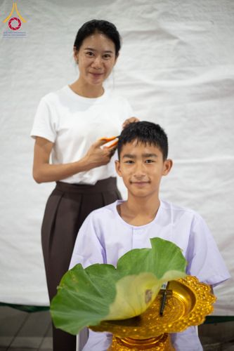 ภาพ No.143795:พิธีปลงผมยุวธรรมทายาท โครงการสามเณรโรงเรียนนานาชาติ รุ่นที่  13 ณ วิหารคด คอร์ 9 วัดพระธรรมกาย วันอาทิตย์ที่ 7 กรกฎาคม พ.ศ. 2567