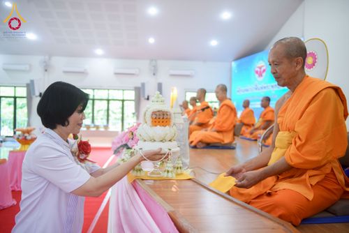 ภาพ No.225836:วันอาทิตย์ที่ 18 พฤษภาคม พ.ศ. 2568 ศูนย์ปฏิบัติธรรมสระบุรี ได้จัดพิธีทอดผ้าป่าฟื้นฟูพระพุทธศาสนา และพิธีมอบใบประกาศนียบัตรเชิดชูเกียรติผู้นำรถ ที่ทำหน้าที่จัดรถเพื่อพาสาธุชนไปร่วมงานวันที่ 22 เมษายน ที่ผ่านมา