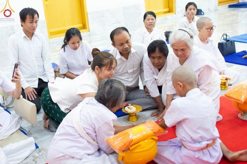 ภาพ No.101050:พิธีบรรพชาธรรมทายาท ในโครงการอุปสมบทบูชาธรรม มหาปูชนียาจารย์ พ.ศ. 2566 ณ วัดหนองไผ่ล้อม จ.ปราจีนบุรี วันที่ 2 ธันวาคม พ.ศ. 2566