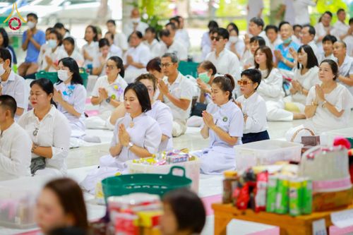 ภาพ No.61233:พิธีตักบาตรฉลองพระใหม่ รุ่นบูชาธรรมโครงการ 1-2 โครงการบรรพชาอุปสมบทหมู่ธรรมทายาท บูชาธรรมหลวงพ่อธัมมชโย 80 ปี ณ โถงช้างสำนักงานใหญ่ วัดพระธรรมกาย วันที่ 20 เมษายน พ.ศ. 2567