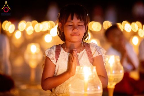 ภาพ No.211701:วันอาทิตย์ที่ 16 มีนาคม พ.ศ. 2568 พิธีจุดประทีปถวายเป็นพุทธบูชา ฉลองปทุมเจดีย์ (เจดีย์พระพุทธเจ้า 5 พระองค์) ณ ศูนย์อบรมเยาวชนปัตตานี