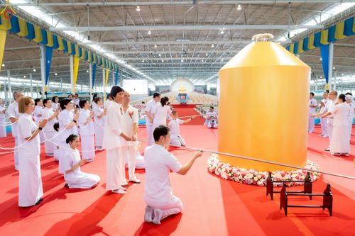 ภาพ No.242509:วันอาทิตย์ที่ 31 สิงหาคม พ.ศ. 2568 งานบุญวันอาทิตย์ พิธีจุดเทียนใจ ไฟนิรันด์ อนันตชัย ณ วัดพระธรรมกาย จ.ปทุมธานี