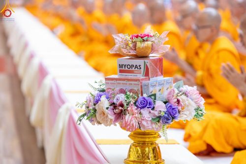 ภาพ No.149038:พิธีถวายคิลานเภสัชและอุปกรณ์ทางการแพทย์ เนื่องในวันธรรมชัย วันอาทิตย์ที่ 18 สิงหาคม พ.ศ. 2567 ณ ห้องแก้วสารพัดนึก 2 สภาธรรมกายสากล วัดพระธรรมกาย