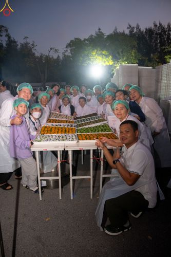 ภาพ No.189389:พิธีถวายภัตตาหารเป็นสังฆทาน แด่พระธรรมยาตรา ในโครงการธรรมยาตรา กตัญญูบูชา มหาปูชนียาจารย์ พระมงคลเทพมุนี(สด จนฺทสโร) พระผู้ปราบมาร อนุสรณ์สถาน 7 แห่ง ปีที่ 13 ณ อนุสรณ์สถานมหาวิหารพระมงคลเทพมุนี (โลตัสแลนด์) อ.สองพี่น้อง จ.สุพรรณบุรี วันที่ 5 มกราคม 2568