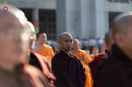 ภาพ No.178171:พิธีทอดผ้าป่าไทย-เมียนมา ครั้งที่ 7 วันอาทิตย์ที่ 1 ธันวาคม พ.ศ.2567 ณ สภาธรรมกายสากล  พระมหาธรรมกายเจดีย์ วัดพระธรรมกาย จ.ปทุมธานี