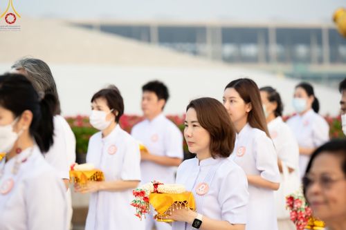 ภาพ No.133693:พิธีเวียนประทักษิณและพิธีวันทาเจดีย์ โครงการบรรพชาสามเณร ฟื้นฟูพระพุทธศาสนาทั่วไทย ณ วัดพระธรรมกาย วันเสาร์ที่ 6 เมษายน พ.ศ. 2567