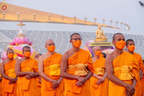 ภาพ No.121949:พิธีจุดประทีปถวายเป็นพุทธบูชา และบูชาธรรมมหาปูชนียาจารย์ พระมงคลเทพมุนี(สด จนฺทสโร) ในโครงการธรรมยาตรา กตัญญูบูชา มหาปูชนียาจารย์ พระมงคลเทพมุนี(สด จนฺทสโร) พระผู้ปราบมาร อนุสรณ์สถาน 7 แห่ง ปีที่ 12 วันที่ 31 มกราคม พ.ศ. 2567 ณ วัดพระธรรมกาย จ.ปทุมธานี