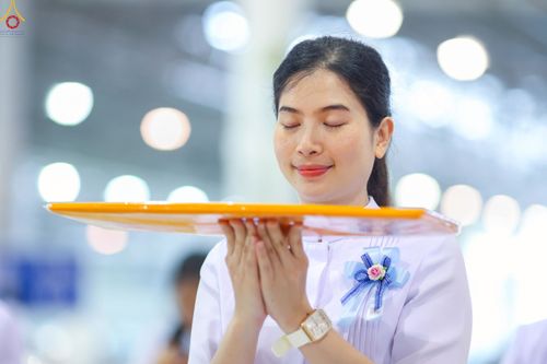 ภาพ No.240669:วันพุธที่ 27 สิงหาคม พ.ศ. 2568 พิธีทอดผ้าป่าเพื่อสร้างอาคาร  82 ปี หลวงพ่อธัมมชโย สมทบกฐินวัดพระธรรมกาย และกฐิน 30,000 วัดทั่วประเทศ ครั้งที่ 1