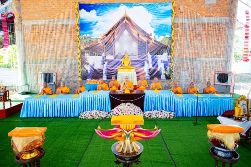 ภาพ No.179320:พิธีทอดกฐิน ณ ธุดงคสถานลำพูน อำเภอบ้านโฮ่ง จังหวัดลำพูน ในโครงการกฐินสามัคคีทั่วไทย 30,000 วัด บูชาธรรม 80 ปี หลวงพ่อธัมมชโย โดยคณะศิษยานุศิษย์วัดพระธรรมกาย วันที่ 15 พฤศจิกายน พ.ศ. 2567