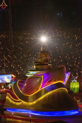ภาพ No.122195:พิธีจุดประทีปถวายเป็นพุทธบูชา และบูชาธรรมมหาปูชนียาจารย์ พระมงคลเทพมุนี(สด จนฺทสโร) ในโครงการธรรมยาตรา กตัญญูบูชา มหาปูชนียาจารย์ พระมงคลเทพมุนี(สด จนฺทสโร) พระผู้ปราบมาร อนุสรณ์สถาน 7 แห่ง ปีที่ 12 วันที่ 31 มกราคม พ.ศ. 2567 ณ วัดพระธรรมกาย จ.ปทุมธานี (