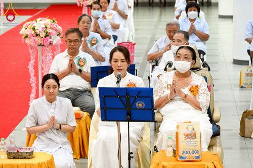 ภาพ No.229036:วันอาทิตย์ที่ 15 มิถุนายน พ.ศ. 2568 พิธีทอดผ้าป่าทุนพัฒนาพระมหาเปรียญ และทุนเผยแผ่พระพุทธศาสนาไปทั่วโลก ณ ห้องสัมมนา SPD สภาธรรมกายสากล วัดพระธรรมกาย