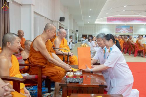 ภาพ No.342700:วันเสาร์ที่ 8 สิงหาคม พ.ศ. 2569  พิธีทักษิณานุปทาน แด่บรรพชนตระกูลผ่องสวัสดิ์และหมู่ญาติที่ล่วงลับไปแล้ว ครั้งที่ 21 ณ พระมหาเจดีย์ทัตตชีโว ศูนย์อบรมเยาวชนกาญจนบุรี