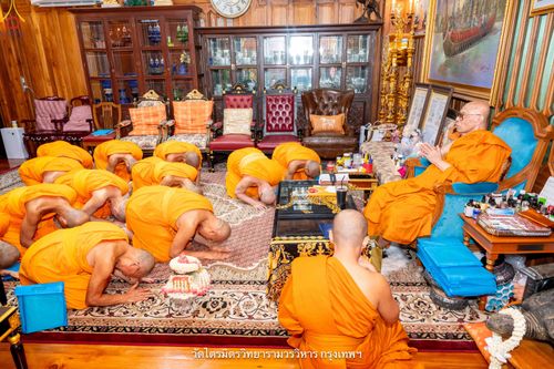ภาพ No.342127:วันศุกร์ที่ 31 กรกฎาคม พ.ศ.2569 พระภิกษุวัดพระธรรมกาย ทำวัตรพระผู้ใหญ่เนื่องในวันเข้าพรรษา