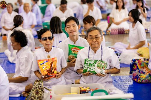 ภาพ No.318153:วันอาทิตย์ต้นเดือนที่ 5 เมษายน พ.ศ.2569 พิธีตักบาตร ณ บ้านแก้วเรือนทองคุณยายอาจารย์ฯ วัดพระธรรมกาย