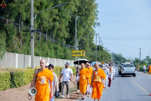 ภาพ No.296359:ภาพเบื้องหลังอาสาสมัครรวมใจ ชุดที่ 2 ในโครงการธรรมยาตรา กตัญญูบูชา มหาปูชนียาจารย์ พระมงคลเทพมุนี(สด จนฺทสโร) พระผู้ปราบมาร อนุสรณ์สถาน 7 แห่ง ปีที่ 14