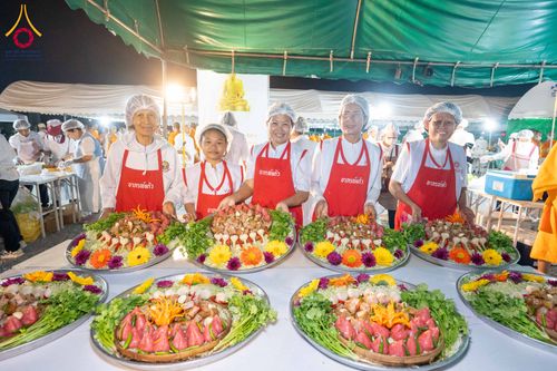 ภาพ No.301003:วันที่ 23 มกราคม พ.ศ. 2569 พิธีถวายภัตตาหารเป็นสังฆทาน แด่พระธรรมยาตรา ณ อนุสรณ์สถานบางปลา วัดบางปลา อำเภอบางเลน จังหวัดนครปฐม ในโครงการธรรมยาตรา กตัญญูบูชา มหาปูชนียาจารย์ พระมงคลเทพมุนี(สด จนฺทสโร) พระผู้ปราบมาร อนุสรณ์สถาน 7 แห่ง ปีที่ 14