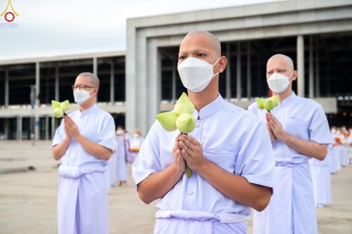 ภาพ No.82626:พิธีเวียนประทักษิณ, พิธีวันทาเจดีย์ ณ มหาธรรมกายเจดีย์  พิธีบรรพชาหมู่พระพี่เลี้ยงเข้าพรรษา, ธรรมทายาทอุดมศึกษา รุ่นที่ 50(ภาคฤดูฝน) และธรรมทายาทพุทธศาสตร์สากล รุ่นที่ 7 (ภาคฤดูฝน) วันเสาร์ที่ 17 มิถุนายน พ.ศ. 2566 ณ  โบสถ์พระไตรปิฎก วัดพระธรรมกาย จ.ปทุม