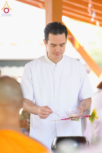 ภาพ No.321610:วันอาทิตย์ที่ 12 เมษายน พ.ศ.2569 กิจกรรมงานบุญวันสงกรานต์ (ตักบาตร ขอขมาพ่อแม่ สรงน้ำพระ รดน้ำขอพร) ณ วัดพระธรรมกายจอร์เจีย ประเทศสหรัฐอเมริกา