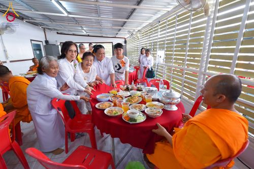 ภาพ No.313073:วันเสาร์ที่ 28 กุมภาพันธ์  พ.ศ. 2569 พิธีทอดผ้าป่าสามัคคีเพื่อสร้างอาคารที่พักสามเณร ณ ศูนย์ปฏิบัติธรรมสวนผึ้ง จ.ราชบุรี