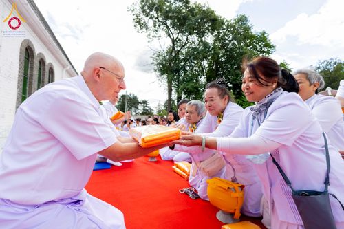 ภาพ No.336785:วันที่ 14 มิถุนายน พ.ศ. 2569 พิธีอุปสมบทธรรมทายาท นานาชาติยุโรปรุ่นที่ 11 เบลเยียม