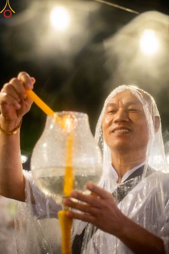 ภาพ No.89324:พิธีประดิษฐานรูปหล่อทองคำ  คุณยายอาจารย์มหารัตนอุบาสิกาจันทร์ ขนนกยูง ภายในมหาวิหารคุณยายอาจารย์ฯ เนื่องในวันครูผู้ค้นพบวิชชาธรรมกาย วันศุกร์ที่ 29 กันยายน พ.ศ. 2566 ณ วัดพระธรรมกาย จ.ปทุมธานี