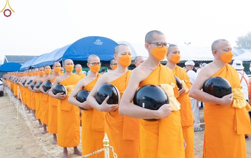 ภาพ No.71078:พิธีถวายภัตตาหารเป็นสังฆทาน แด่คณะพระธรรมยาตราฯ ในโครงการธรรมยาตราฯ ปีที่ 11 ณ อนุสรณ์สถานคลองบางนางแท่น อ.สามพราน จ.นครปฐม วันที่ 13 มกราคม พ.ศ. 2566