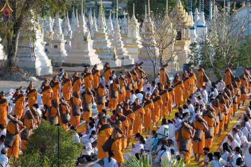 ภาพ No.70919:พิธีต้อนรับพระธรรมยาตรา ในโครงการธรรมยาตรากตัญญูบูชา มหาปูชนียาจารย์ พระมงคลเทพมุนี(สด จนฺทสโร) พระผู้ปราบมาร อนุสรณ์สถาน 7 แห่ง ปีที่ 11 วันที่ 14 มกราคม พ.ศ. 2566 ณ อนุสรณ์สถานลำดับที่ 3 สถานที่เกิดในเพศสมณะ วัดสองพี่น้อง อ.สองพี่น้อง จ.สุพรรณบุรี