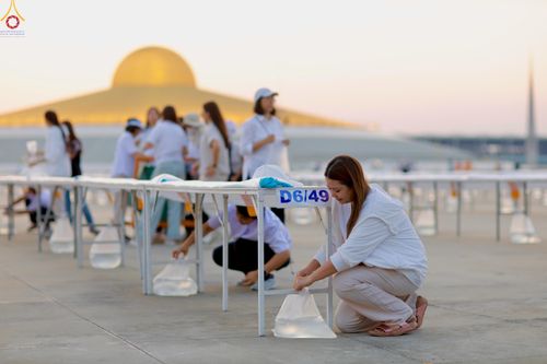 ภาพ No.320431:วันที่ 9 เมษายน พ.ศ.2569 การเตรียมงาน มัดถุงน้ำ ถ่วงขาโต๊ะไทยธรรม เพื่องานถวายมหาสังฆทาน 40,000 กว่าวัดทั่วประเทศ วันคุ้มครองโลก 22 เมษายน พ.ศ.2569 วัดพระธรรมกาย