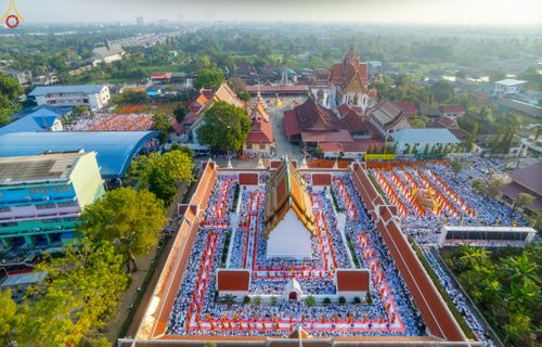 ภาพ No.297632:วันที่ 18 มกราคม พ.ศ. 2569 พิธีตักบาตรพระธรรมยาตรา ณ วัดโบสถ์บน ต.บางคูเวียง จ.นนทบุรี อนุสรณ์สถานลำดับที่ 4 สถานที่เกิดด้วยกายธรรม ในโครงการธรรมยาตรา กตัญญูบูชา มหาปูชนียาจารย์ พระมงคลเทพมุนี(สด จนฺทสโร) พระผู้ปราบมาร อนุสรณ์สถาน 7 แห่ง ปีที่ 14