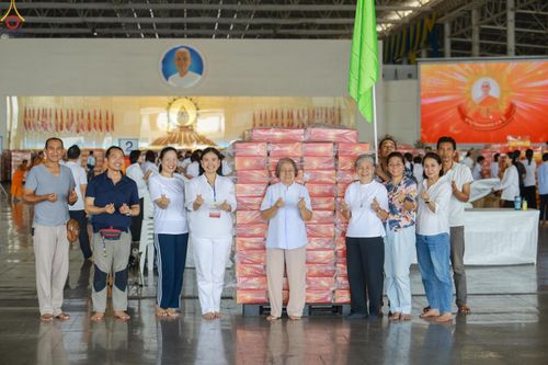 ภาพ No.322231:วันที่ 14 เมษายน พ.ศ.2569 การเตรียมกล่องไทยธรรม วันสุดท้าย เพื่องานถวายมหาสังฆทาน 40,000 กว่าวัดทั่วประเทศ วันคุ้มครองโลก 22 เมษายน พ.ศ.2569 วัดพระธรรมกาย