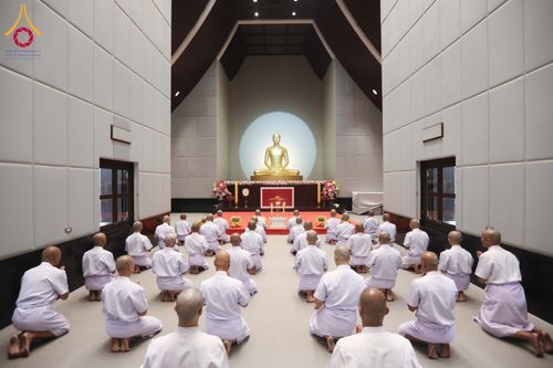 ภาพ No.298117:วันเสาร์ที่ 17 มกราคม พ.ศ. 2569 พิธีบรรพชาอุปสมบท โครงการอุปสมบทหมู่ บูชาธรรมครบ 117 ปี คุณยายอาจารย์มหารัตนอุบาสิกาจันทร์ ขนนกยูง  ณ อุโบสถพระไตรปิฎก วัดพระธรรมกาย