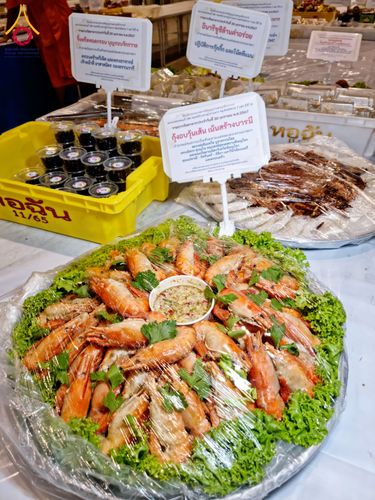 ภาพ No.121263:พิธีถวายภัตตาหารเป็นสังฆทาน แด่คณะพระธรรมยาตราฯ ในโครงการธรรมยาตรากตัญญูบูชา มหาปูชนียาจารย์ พระมงคลเทพมุนี(สด จนฺทสโร) พระผู้ปราบมาร อนุสรณ์สถาน 7 แห่ง ปีที่ 12 วันที่ 30 มกราคม พ.ศ. 2567 ณ สภาธรรมกายสากล วัดพระธรรมกาย